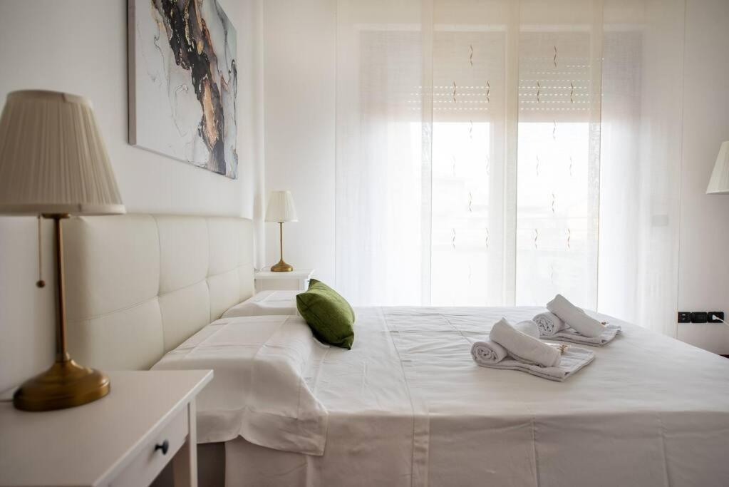 Attico Vicino Milano, Mxp, Rho Fiera Apartment บุสโตอาร์ซีซีโอ ภายนอก รูปภาพ
