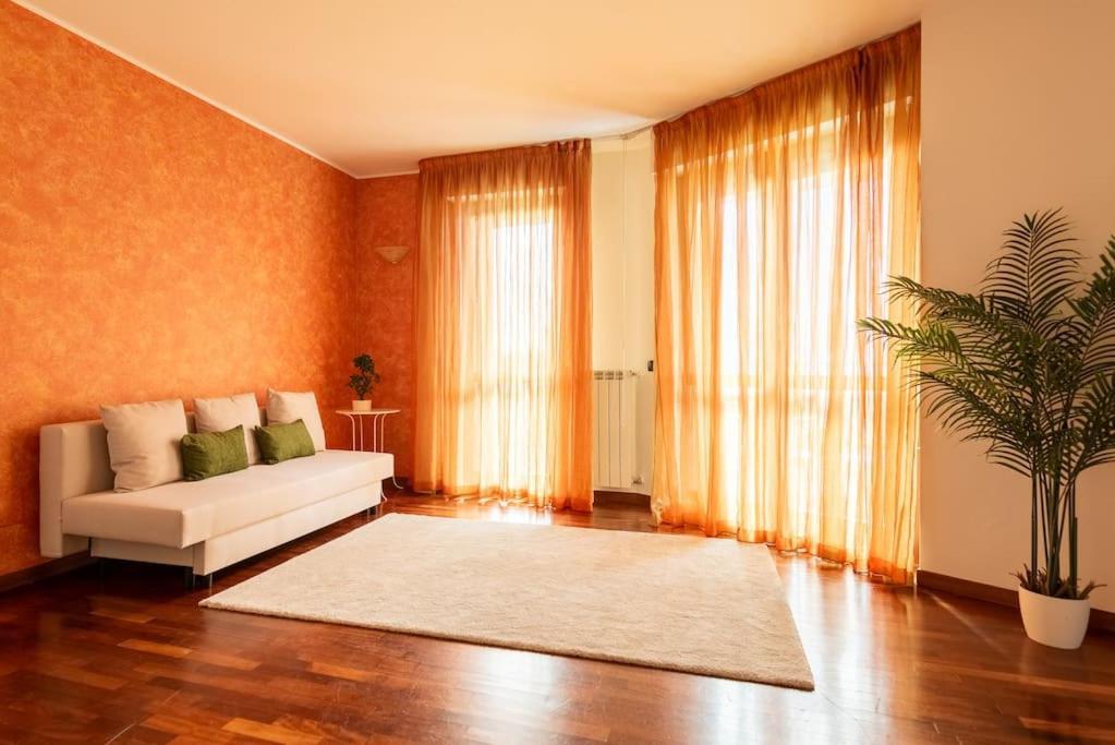 Attico Vicino Milano, Mxp, Rho Fiera Apartment บุสโตอาร์ซีซีโอ ภายนอก รูปภาพ